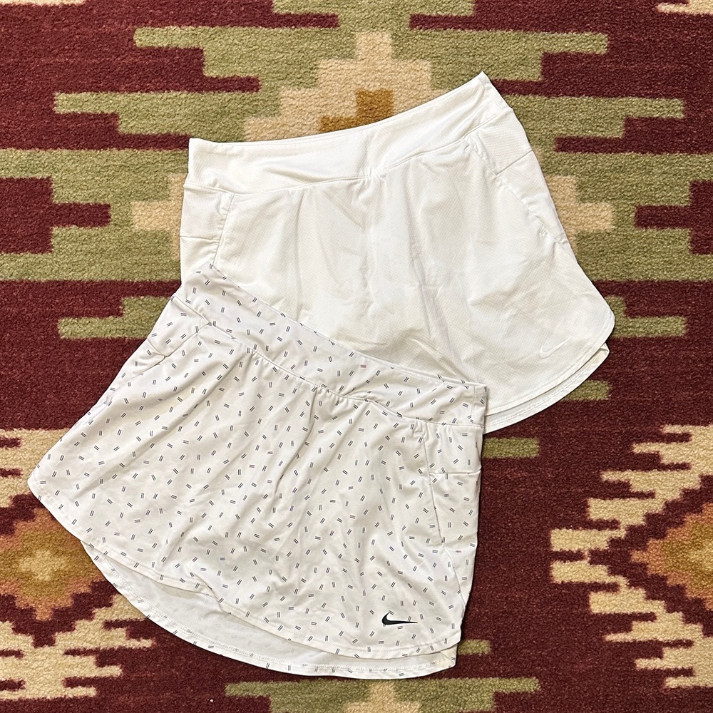 Nike White and Patterned tennis or golf Skorts